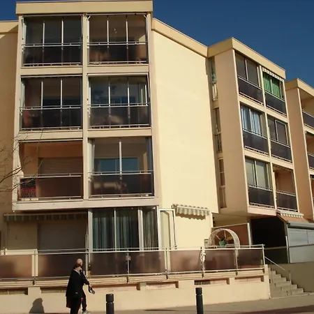 Apartment Balaruc-les-bains, 1 Piece, 3 Personnes - Fr-1-503-22 *