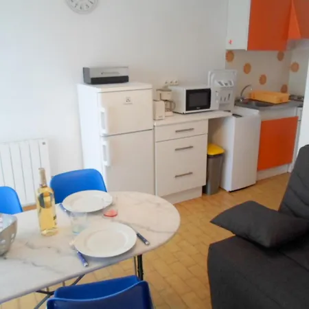 Balaruc-les-bains, 1 Piece, 3 Personnes - Fr-1-503-22 Apartment *